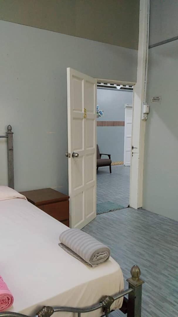 Ila Homestay Kuala Besut Jetty Eksteriør bilde