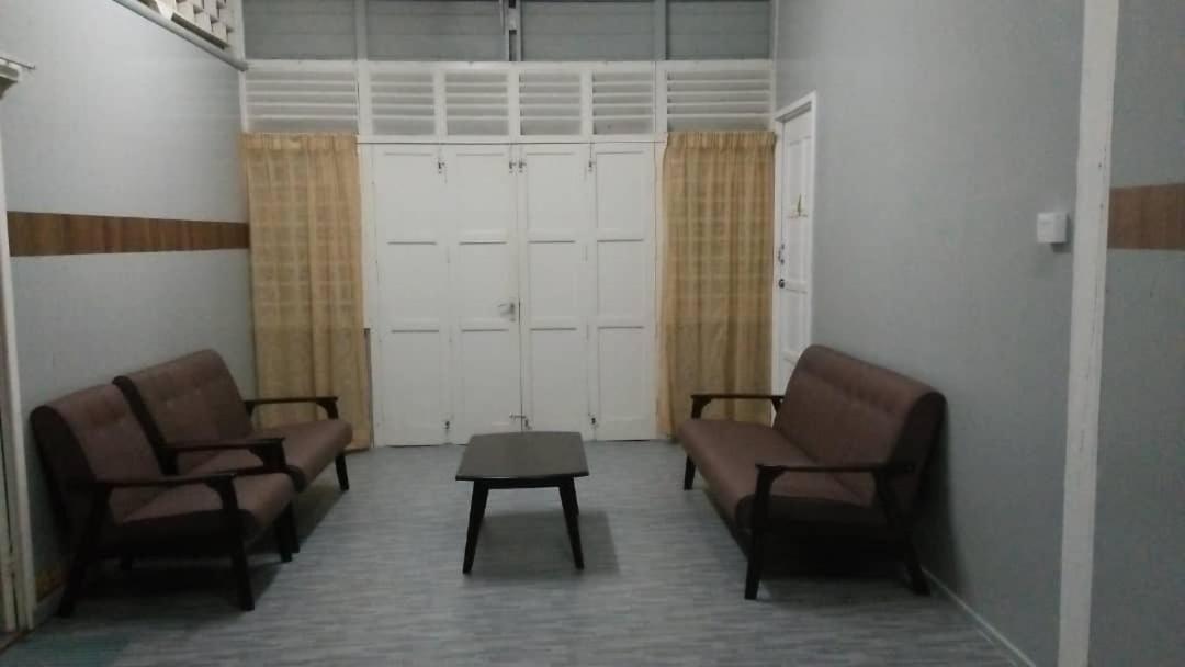 Ila Homestay Kuala Besut Jetty Eksteriør bilde